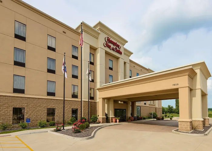Pet Friendly hotel: Hampton Inn And Suites Peoria At Grand Prairie