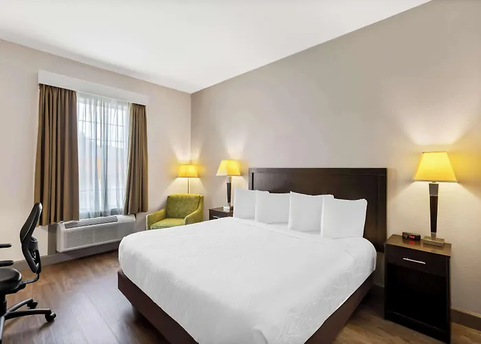 Sonesta Essential La Porte