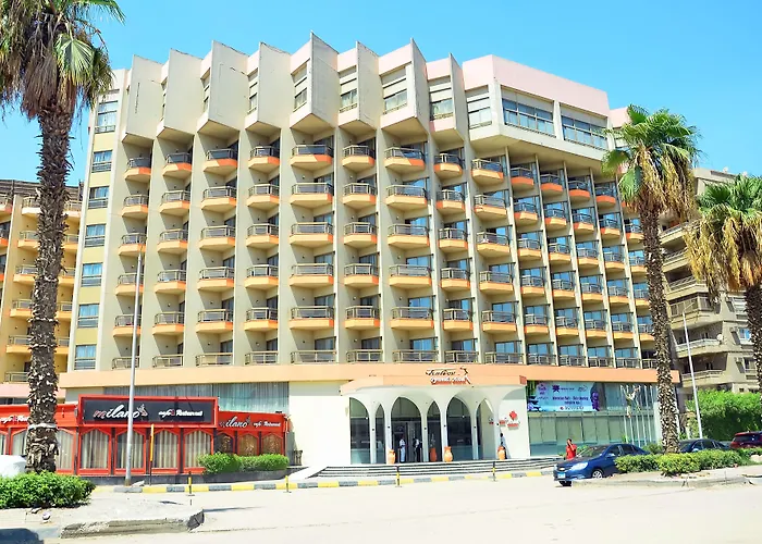 Aracan Pyramid Hotel