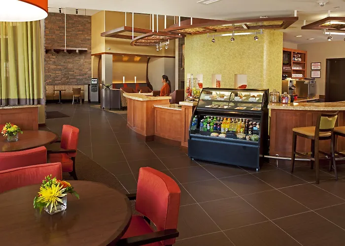 Hotel with Tennis: Hyatt Place Santa Fe