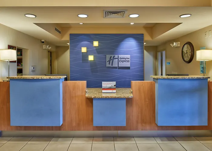 Holiday Inn Express & Suites El Paso Airport By Ihg