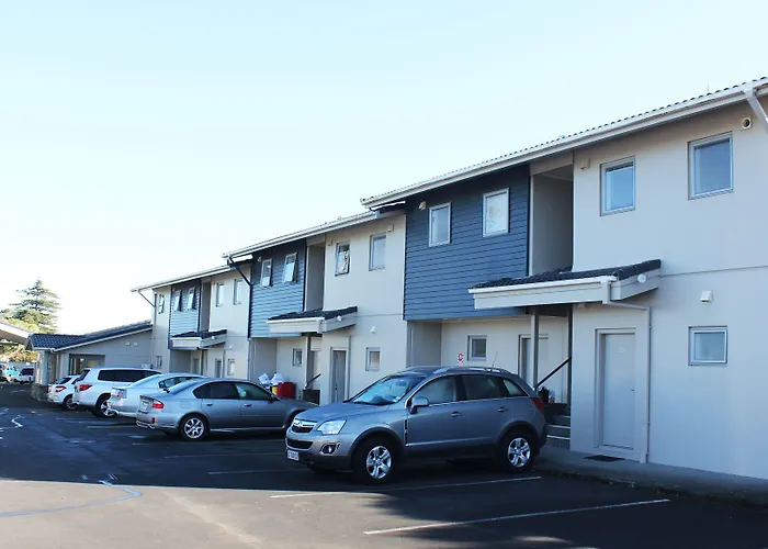  Auckland Airport Lodge