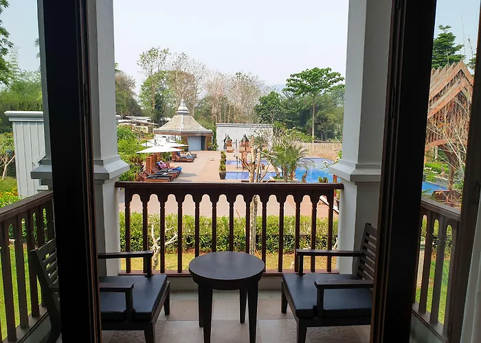 Le Palais Juliana Experience Tradition On Us Book 2 Nights And Get A Free Morning Alms-Giving Session