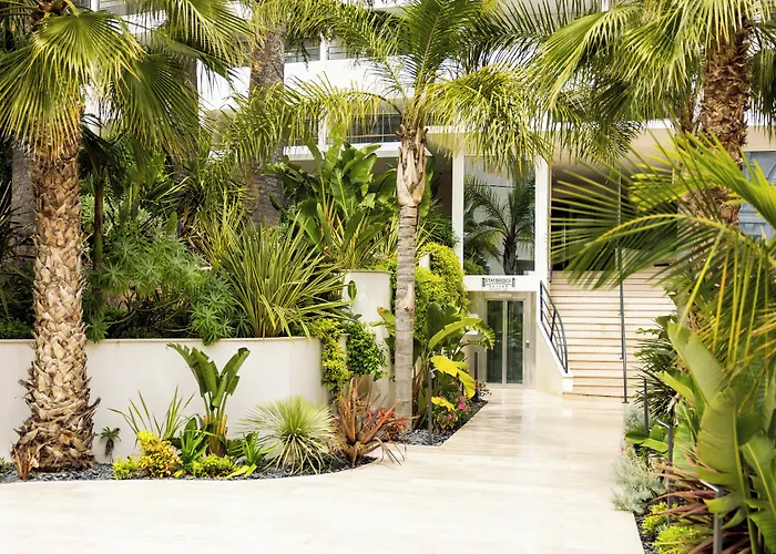 Hotel with view: Staybridge Suites - Cannes Centre By Ihg