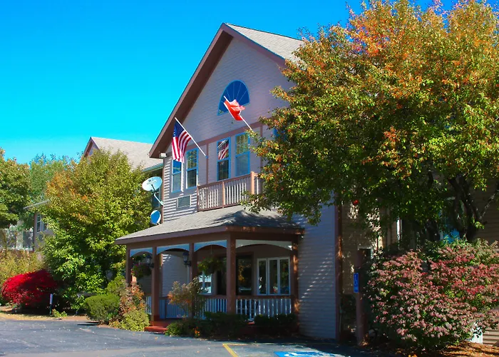 Pet Friendly hotel: Anchorage Inn Burlington