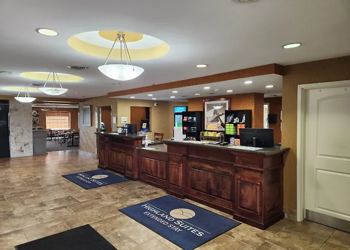 Pet Friendly hotel: Expressway Suites Minot