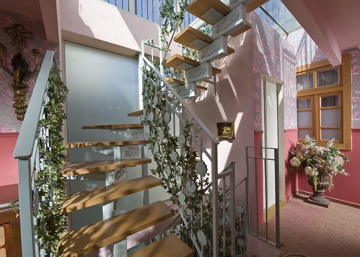 The Elliot - Adults Only