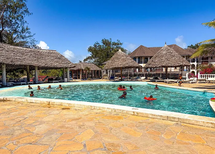 Hotel con piscina: Lily Palm Resort