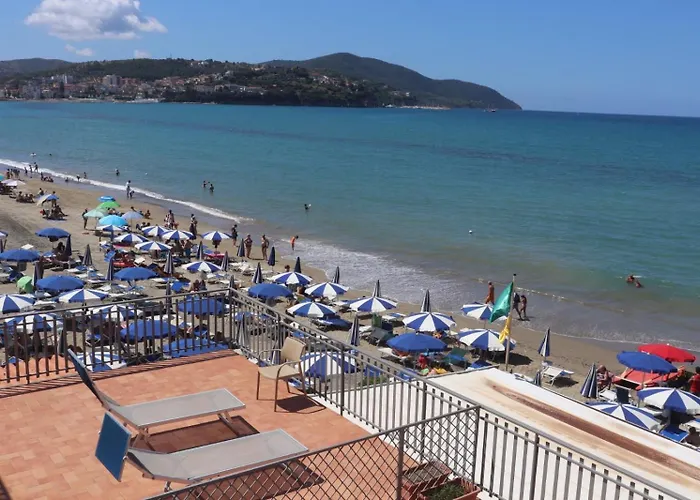 Albergo centrale: Hotel Residence La Darsena