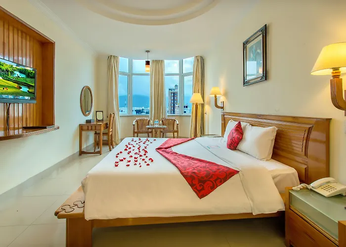 Cheap hotel: Golden Sea Hotel