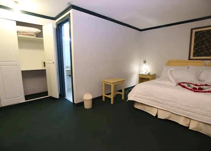 Cheap hotels Plaza Mayor