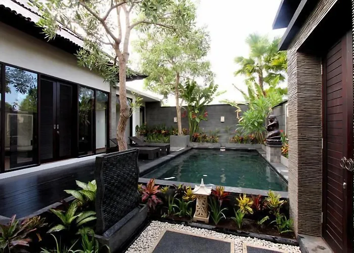 Villa avec piscine: Gino Feruci Villa Lovina By Kagum Hotels