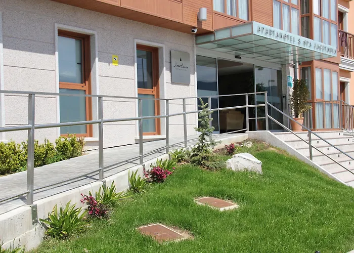 Sin servicio: Apartahotel & Spa Jacetania
