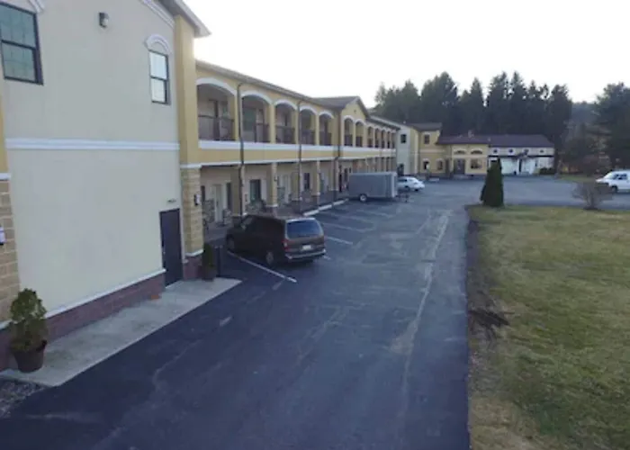 Hotel near College: Budget Inn Williamsport