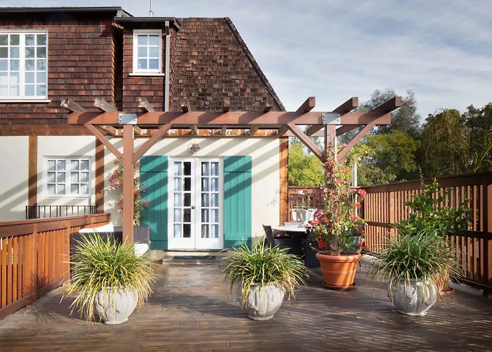 Hotel: The Charlie West Hollywood