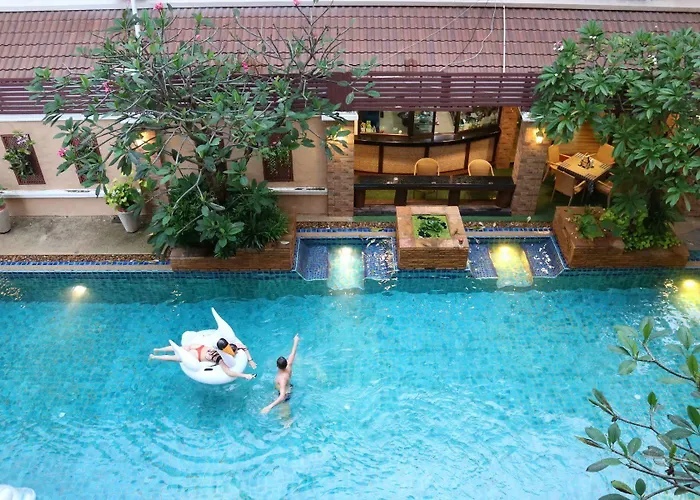 Aiyaree Place Hotel Sha Plus