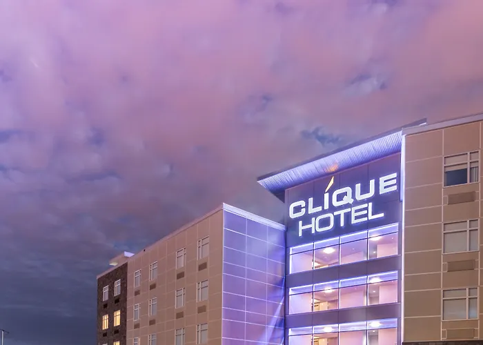 Clique Calgary Airport