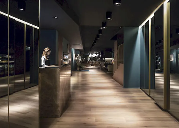 3 star hotel: Yurbban Trafalgar Hotel