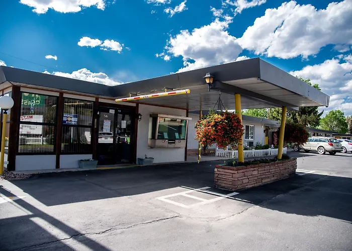 Motel: American Classic Inn