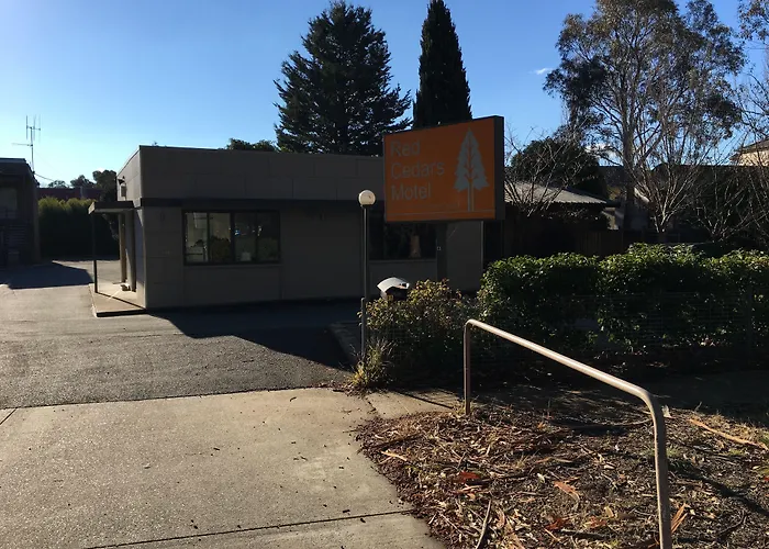 3 star hotel: Red Cedars Motel