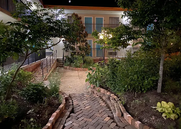 Cascades Inn