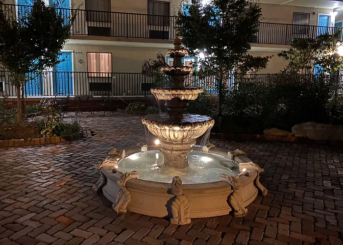 Cascades Inn
