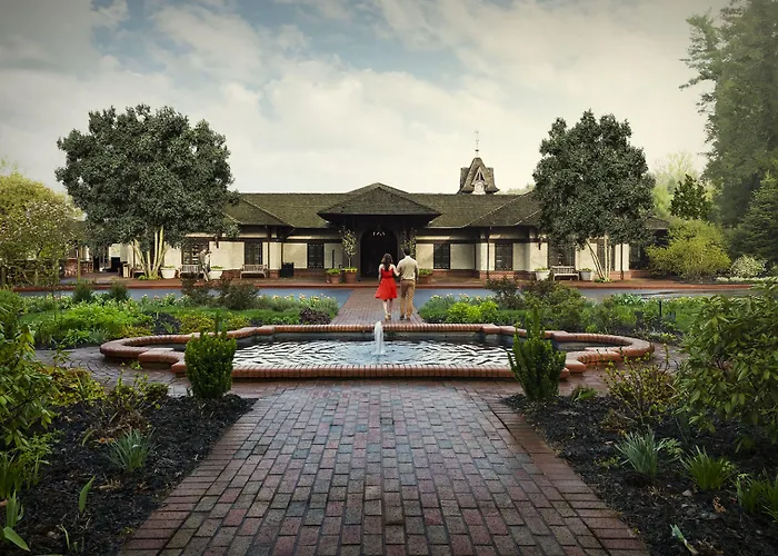 Pet Friendly hotel: Village Hotel On Biltmore Estate