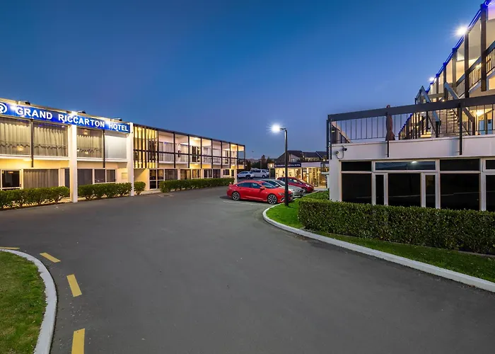 Grand Riccarton