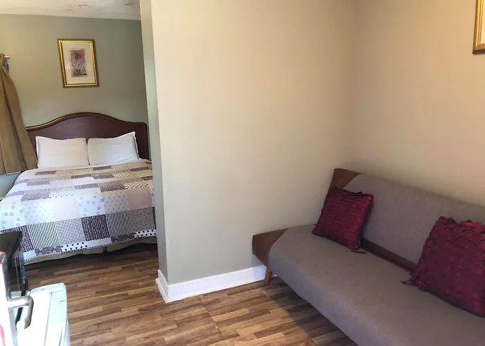  Niagara Inn & Suites