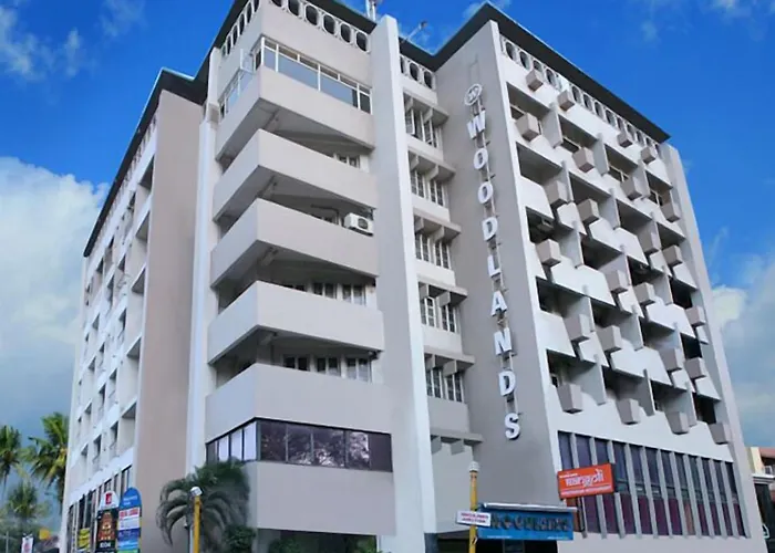 Central hotel: Woodlands