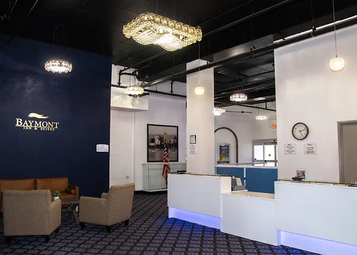 Central hotel: Baymont By Wyndham Delavan Near Lake Geneva