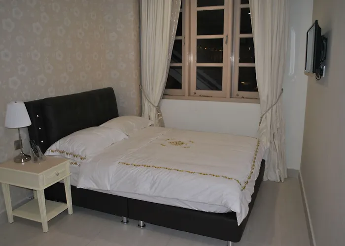 Jayleen Clarke Quay Hotel