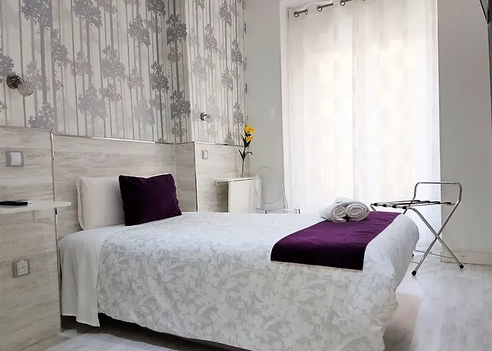 Alojamento com o café da manhã Apenas: Hostal Met Madrid