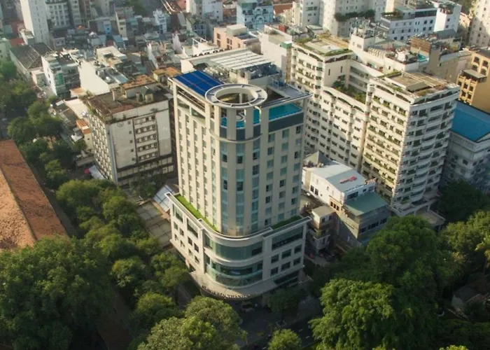 Central Palace Hotel