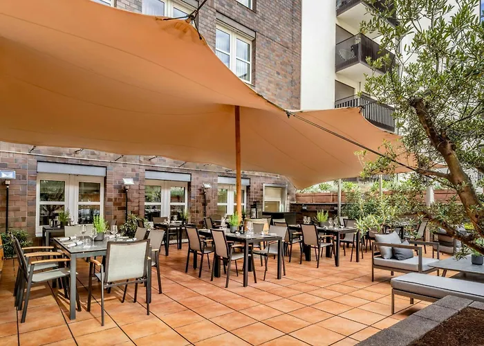 Central hotel: Cologne Marriott Hotel