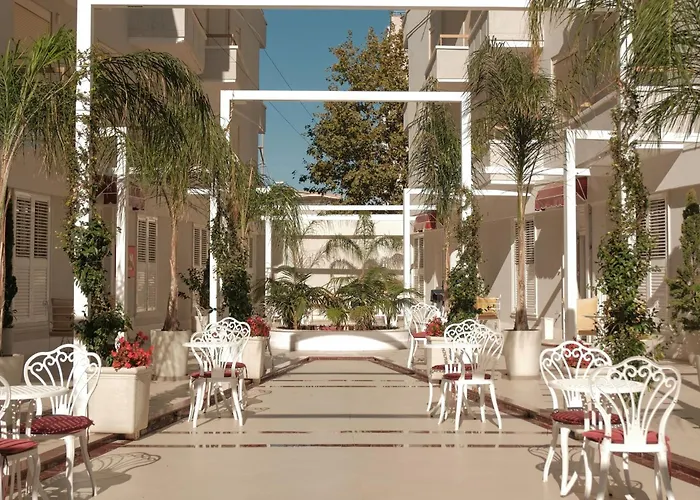 Luxury hotel only: Palace Hotel & Spa