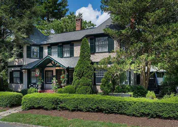 B&B only: Pinecrest Bed & Breakfast
