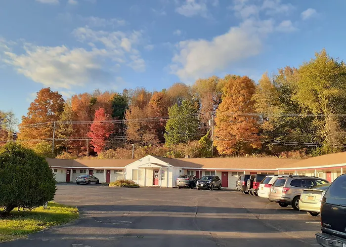 Hotel with view: Cortland Motel