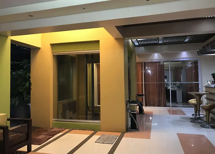 Airport Hotel: Regency Hotel De Vigan