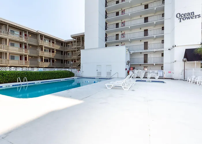 Hotel near College: Ocean Towers Resort