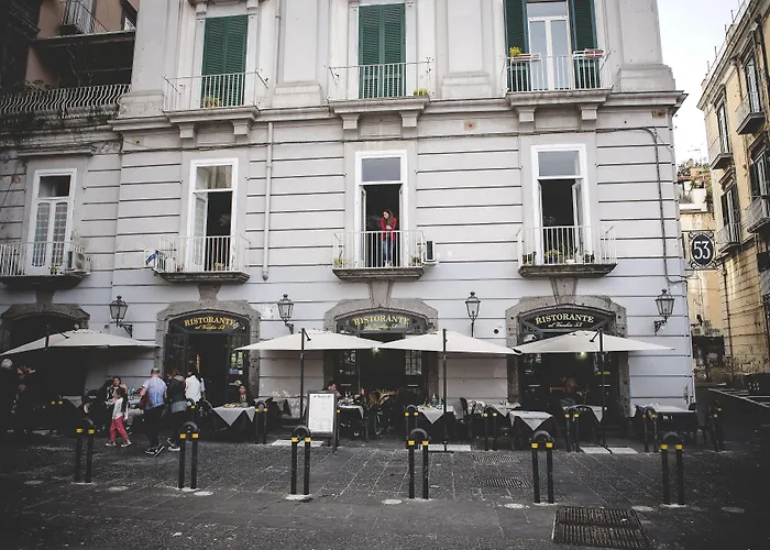 Casa degli ospiti: Le 4 Stagioni Dante's Suites H Napoli Centro, by ClaPa Group