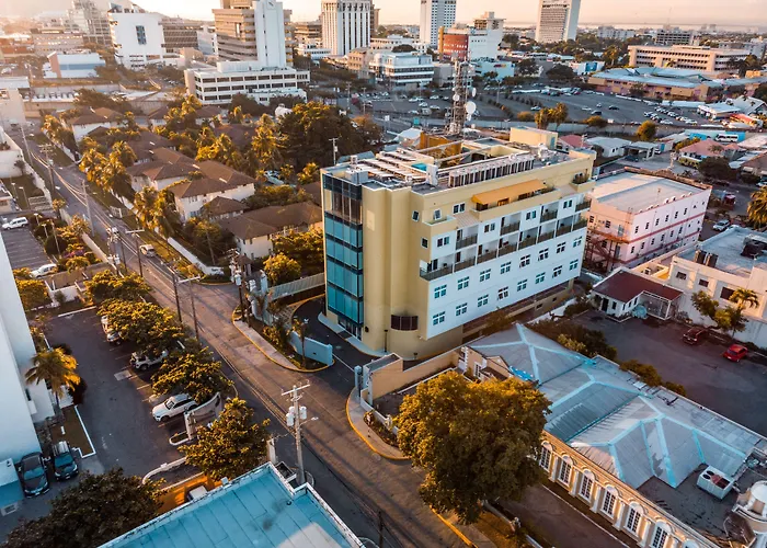 Spa Hotel: R Hotel Kingston