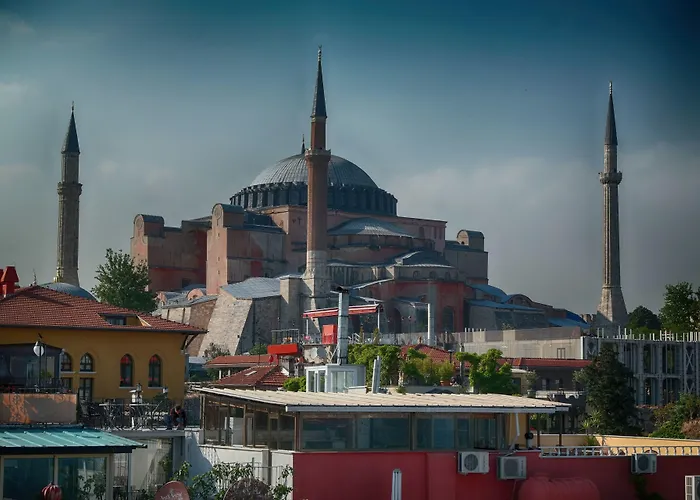 Metropolis Hostel & Guest House