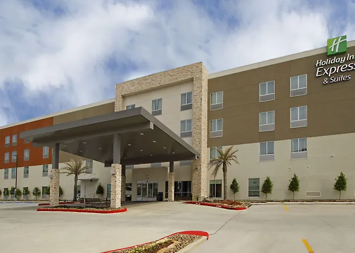 Central hotel: Holiday Inn Express & Suites - Lake Charles South Casino Area By Ihg
