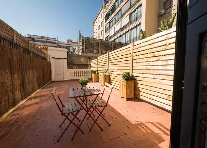 Alojamento com o café da manhã Apenas: Hostal Live Natura Barcelona (Adults Only)
