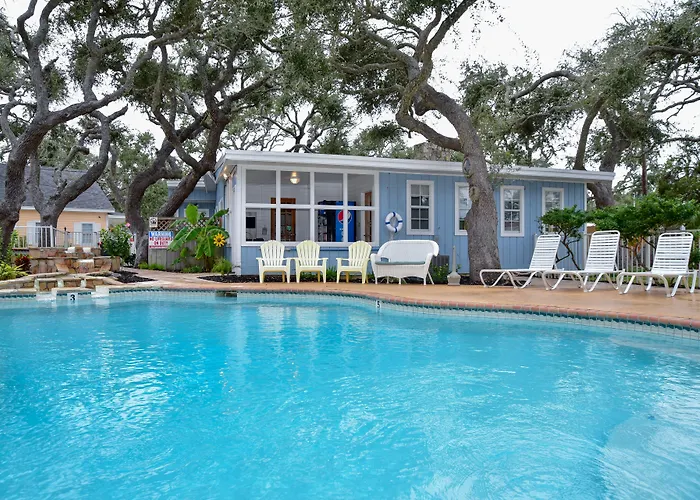D&R Pelican Bay Resort