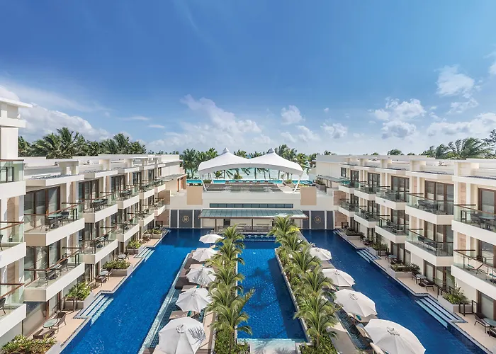 Beach hotel: Henann Palm Beach Resort