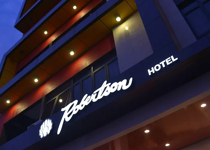 Family Hotel: Robertson Hotel