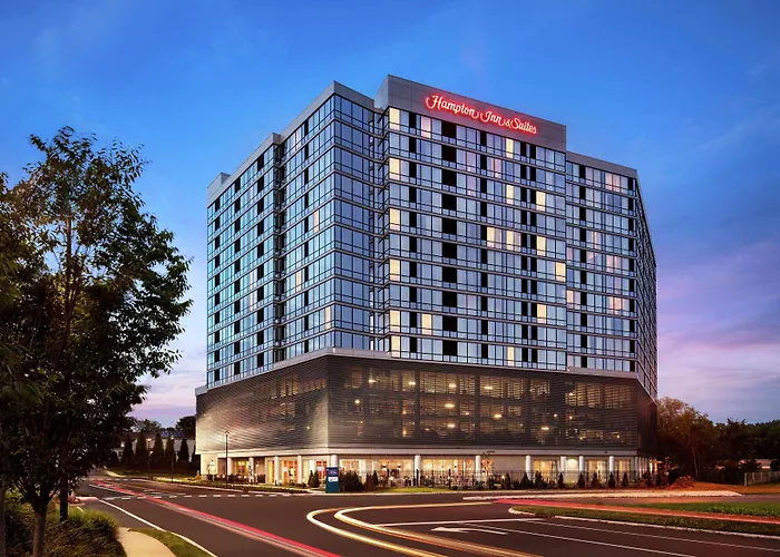 Hotels With Four Stars Hampton Inn & Suites Teaneck/Glenpointe