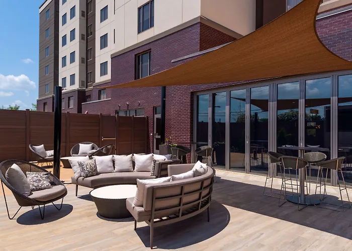 Courtyard By Marriott Charlotte Northlake